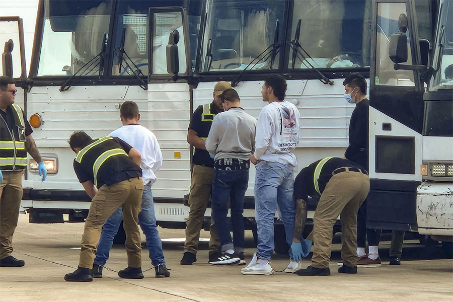 Retornan a Venezuela 174 migrantes en un avión estadounidense deportados desde Texas