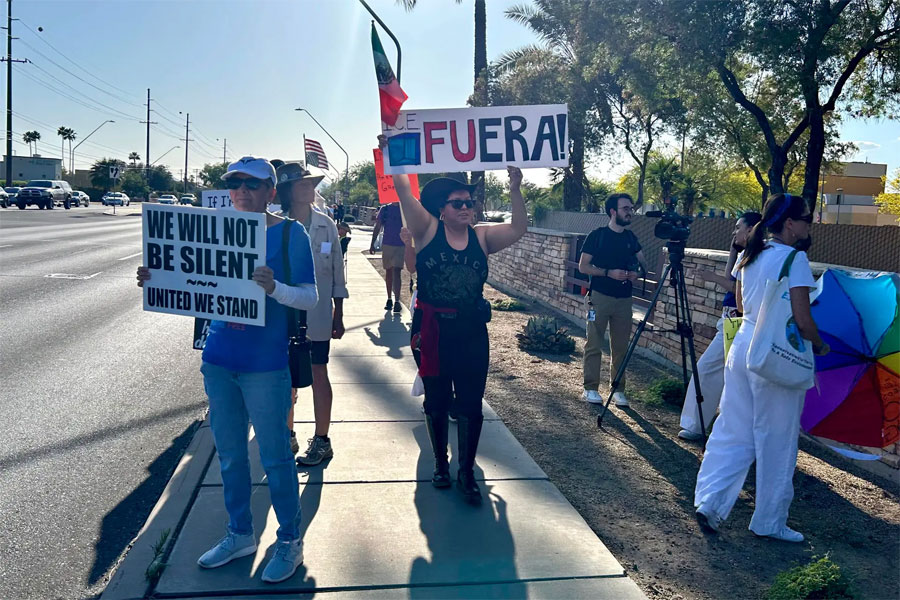 Comunidad en EEUU se apunta victoria al detener deportación de migrante y su recién nacida