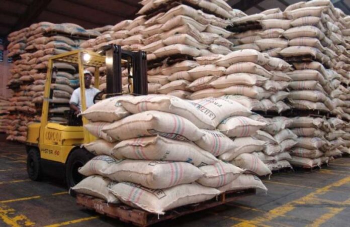 Exportaciones de café podrían generar 2,000 millones de dólares en divisas este año, estima el IHCAFE