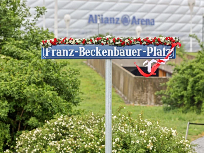 Inauguran la ‘plaza Franz Beckenbauer 5’ delante del estadio del Bayern Múnich
