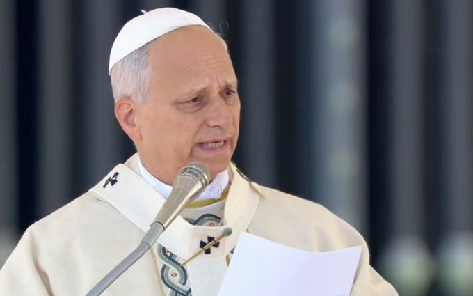 El papa pide superar la impotencia que hace creer que no es posible una era sin guerras