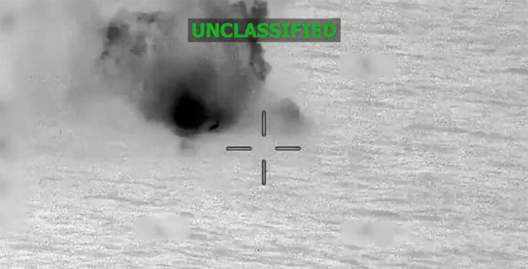 EEUU mata a seis personas en ataque a una lancha vinculada al narcotráfico en el Pacífico