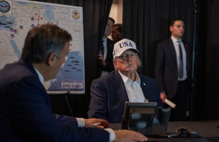 Trump dice que la «gran oleada» de ataques contra Irán no ha ocurrido pero será «pronto»