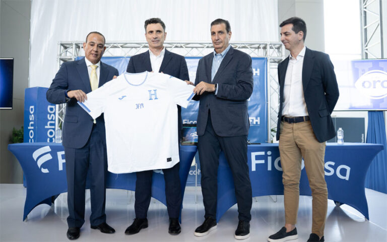 Presentan al español José Francisco Molina como DT de Honduras para proceso a largo plazo