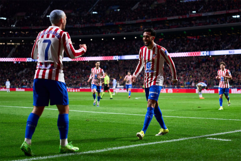 3-2. Aparición estelar de Nico, con la Copa al fondo