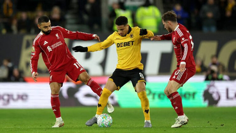 2-1. El colista sonroja al campeón