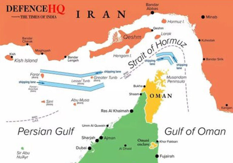 Trump anuncia escolta militar para cruzar Ormuz y seguros «razonables» a las navieras