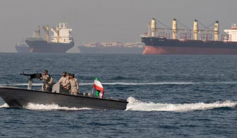 Irán niega haber cerrado el estrecho de Ormuz: Esa afirmación es «infundada y absurda»