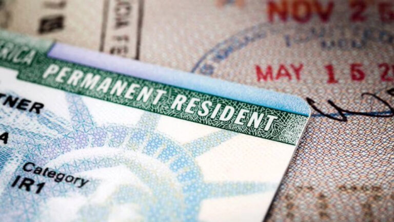 EEUU aumenta el veto de préstamos de negocios a inmigrantes y residentes con ‘green card’